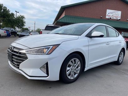 Used 2020 Hyundai Elantra SE w/ Cargo Package (C1)