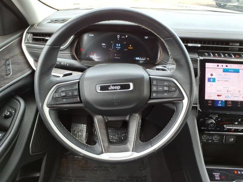 Used 2022 Jeep Grand Cherokee L Limited AWD/4WD image 22