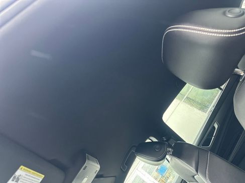 Used 2024 Volkswagen Atlas Cross Sport SE image 29