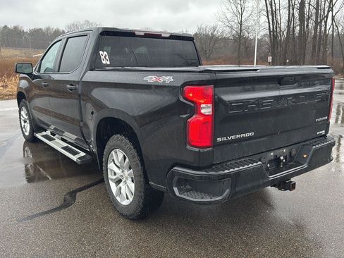 Used 2019 Chevrolet Silverado 1500 Custom w/ Custom Value Package image 3