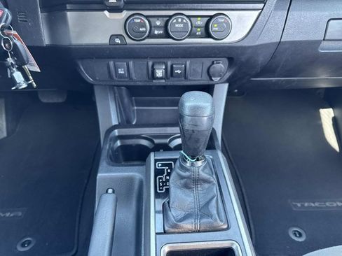 Certified 2021 Toyota Tacoma SR5 image 28