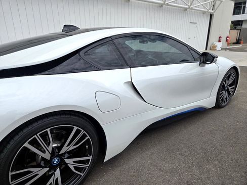 Used 2015 BMW i8 image 18