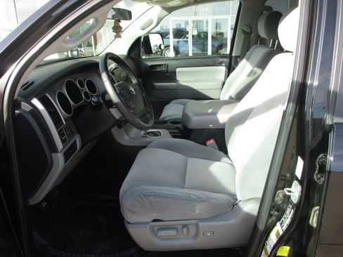 Used 2013 Toyota Sequoia SR5 image 4