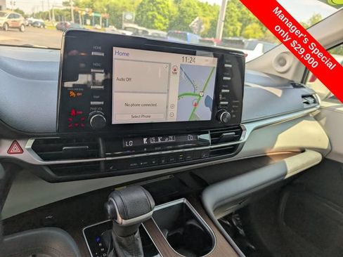 Used 2021 Toyota Sienna XLE w/ XLE Plus Package AWD/4WD image 18