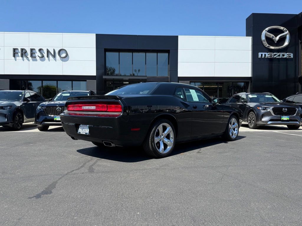 Used 2013 Dodge Challenger SXT Plus RWD image 8