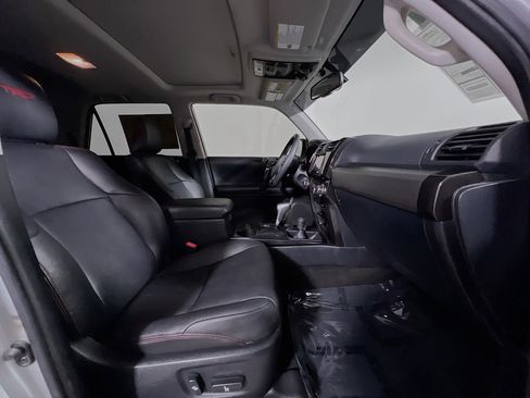 Used 2019 Toyota 4Runner TRD Off-Road Premium AWD/4WD image 31