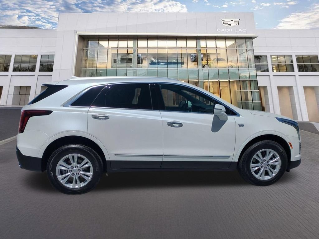 Used 2026 Cadillac XT5 Luxury w/ LPO, Floor Liner Package AWD/4WD image 4