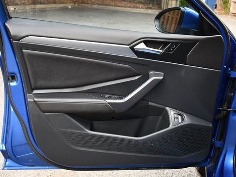 Used 2022 Volkswagen Jetta SE w/ Panoramic Sunroof Package image 21