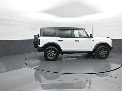 New 2025 Ford Bronco Badlands image 8