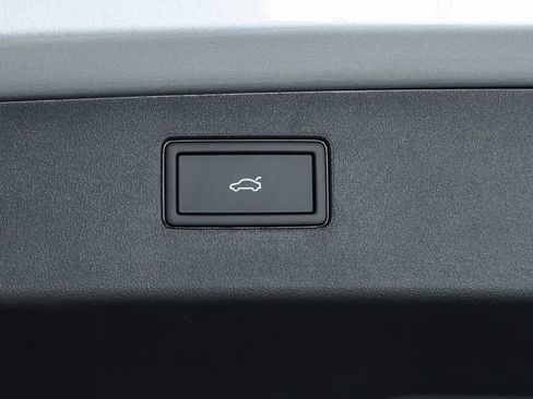 New 2026 Volkswagen Tiguan SE image 30