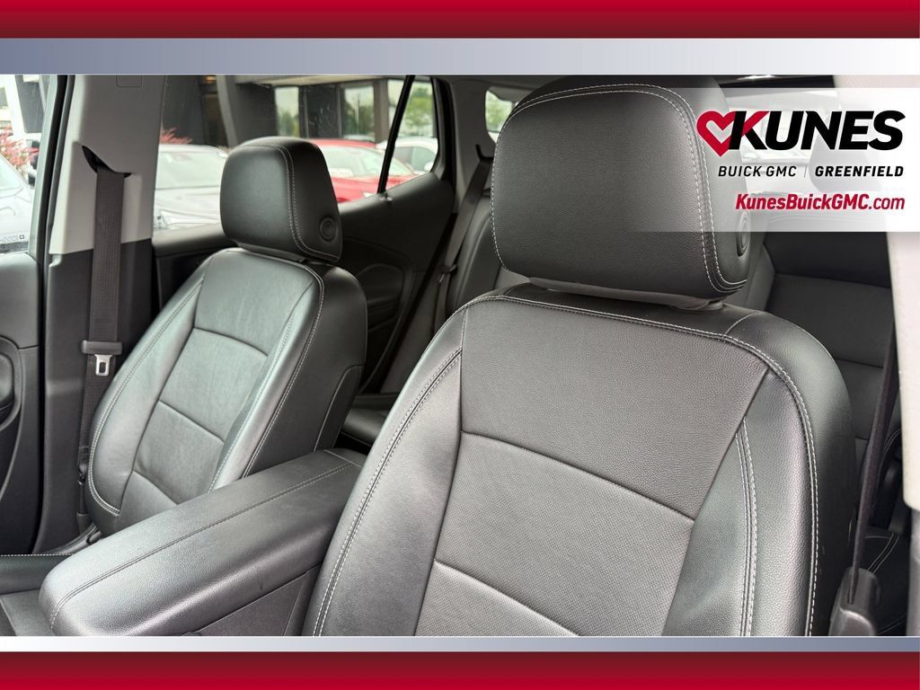 Used 2024 GMC Terrain SLT AWD/4WD image 20