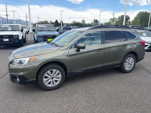 Used 2017 Subaru Outback 2.5i Premium AWD/4WD image 3
