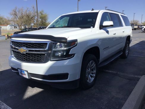 Used 2015 Chevrolet Suburban LS image 3