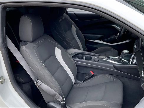 Used 2020 Chevrolet Camaro SS RWD image 10