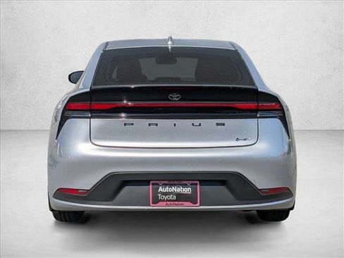 Used 2024 Toyota Prius LE image 7