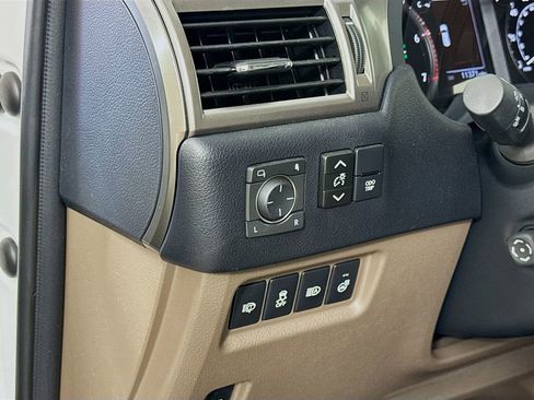 Used 2023 Lexus GX 460 Premium image 10