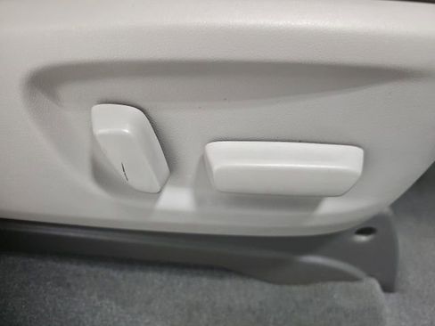 Used 2019 Toyota Sienna XLE w/ XLE Navigation Package image 39