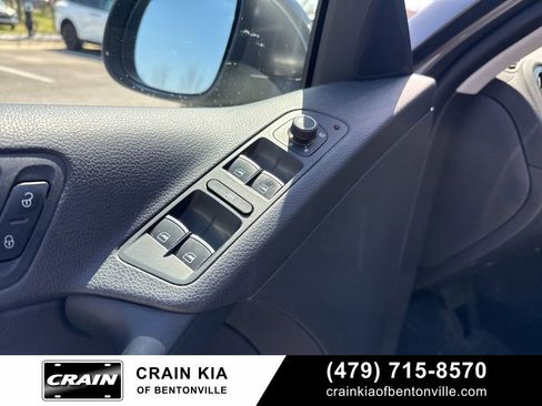 Used 2016 Volkswagen Tiguan SE image 21