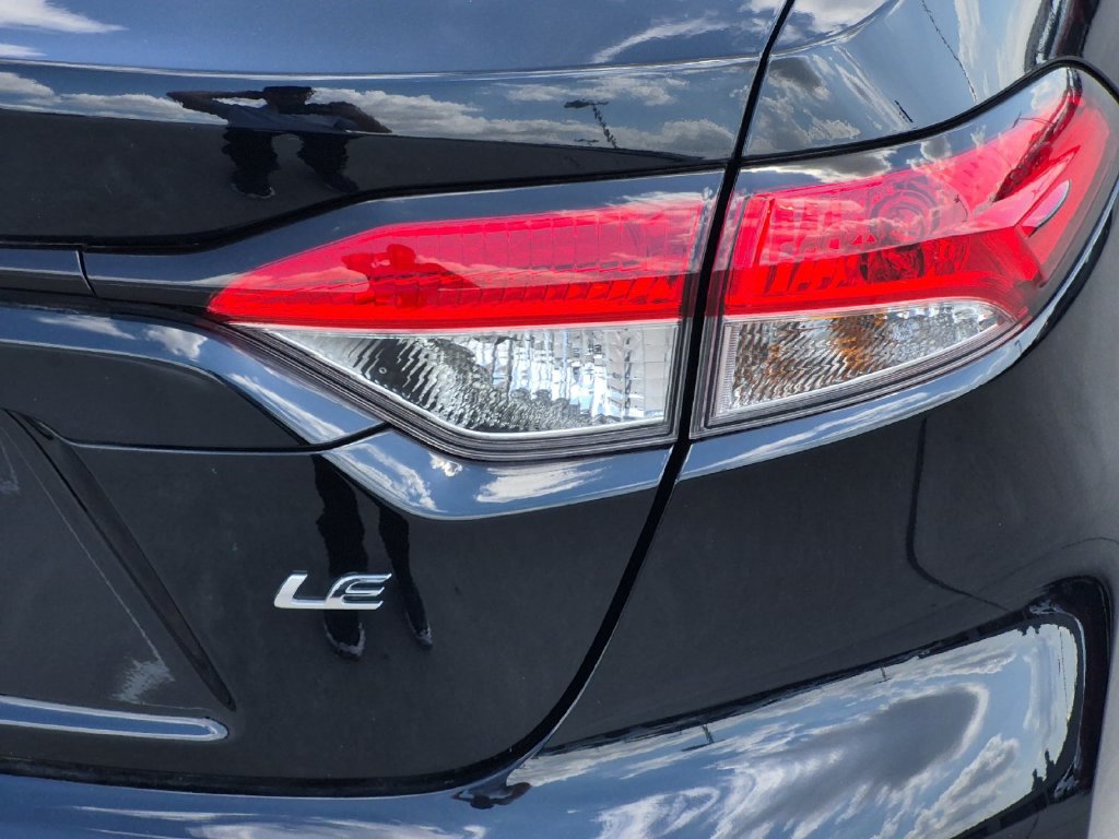Used 2026 Toyota Corolla LE FWD image 27