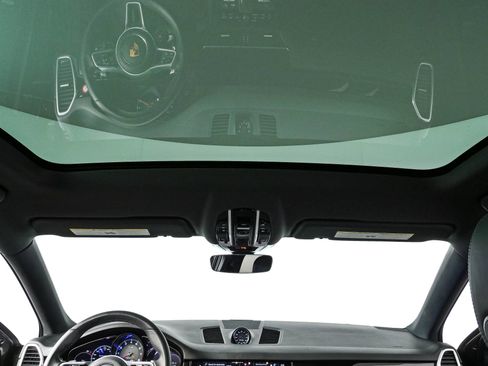 Certified 2022 Porsche Cayenne Coupe AWD/4WD image 21
