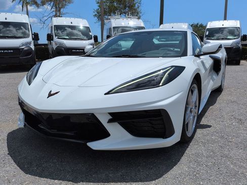 Used 2025 Chevrolet Corvette Stingray Premium Conv w/ 3LT RWD image 9