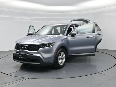 Used 2023 Kia Sorento LX FWD image 31