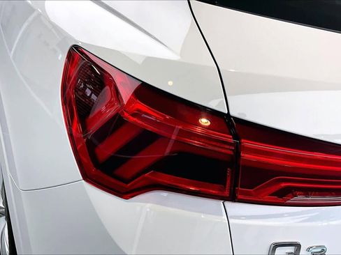 Certified 2024 Audi Q3 2.0T Premium w/ Convenience Package AWD/4WD image 28
