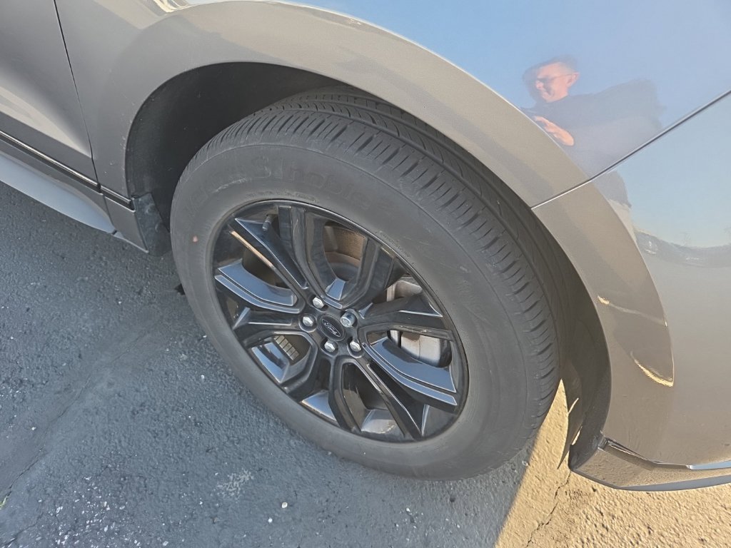 Used 2024 Ford Edge SE w/ Black Appearance Package AWD/4WD image 3
