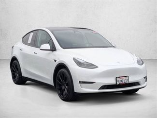 Used 2024 Tesla Model Y Long Range AWD/4WD video 3