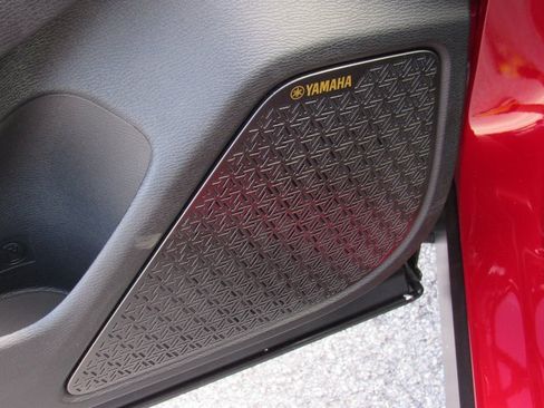 New 2025 Mitsubishi Outlander SE image 13