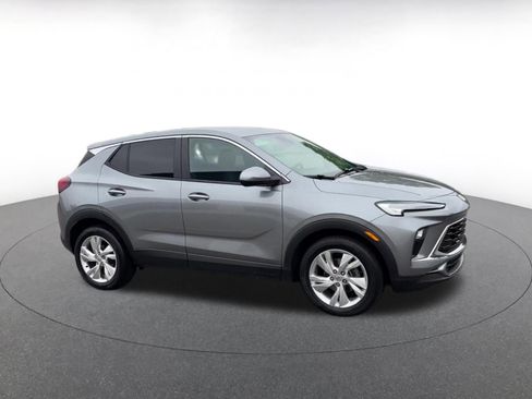 Used 2025 Buick Encore GX Preferred FWD image 2
