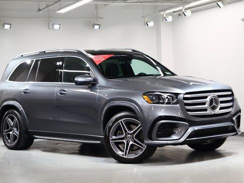 Used 2025 Mercedes-Benz GLS 450 4MATIC image 2