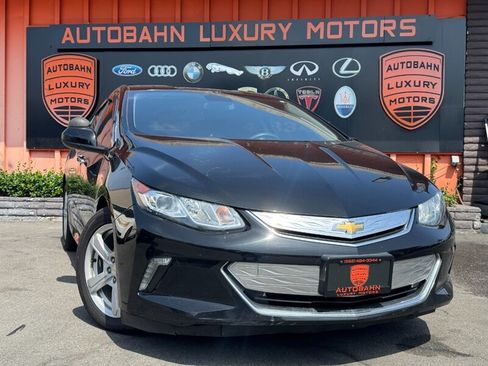 Used 2018 Chevrolet Volt LT FWD image 1