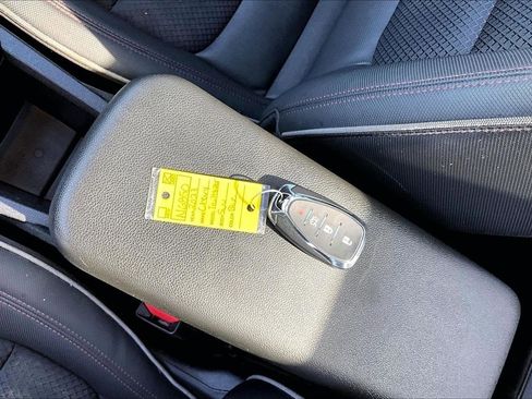 Used 2023 Chevrolet TrailBlazer RS w/ Sun and Liftgate Package image 34