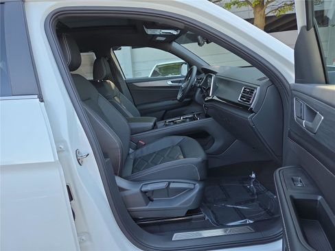 New 2026 Volkswagen Atlas Cross Sport SE image 34