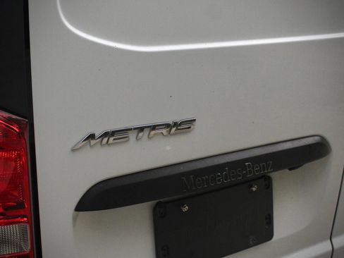 Used 2022 Mercedes-Benz Metris image 13