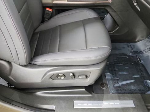 Used 2025 GMC Hummer EV 2X w/ LPO, Sport Package AWD/4WD image 24