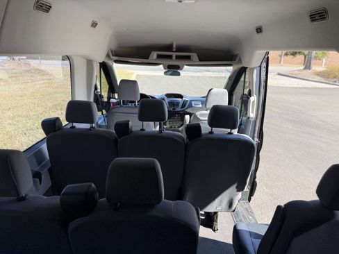 Used 2018 Ford Transit 350 XLT image 19