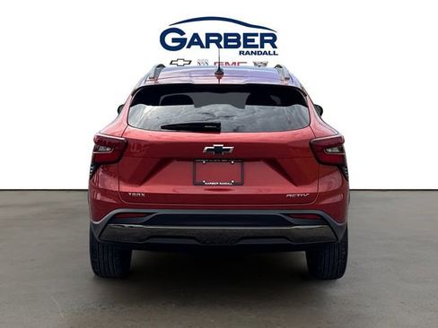 Used 2024 Chevrolet Trax ACTIV w/ Sunroof Package FWD image 4