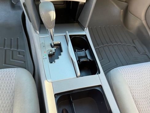 Used 2010 Toyota Camry image 23