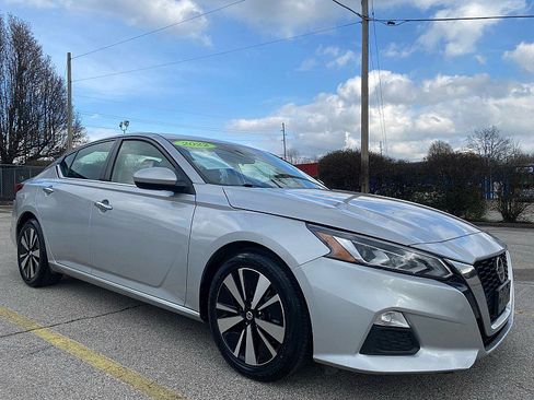 Used 2022 Nissan Altima 2.5 SV image 1