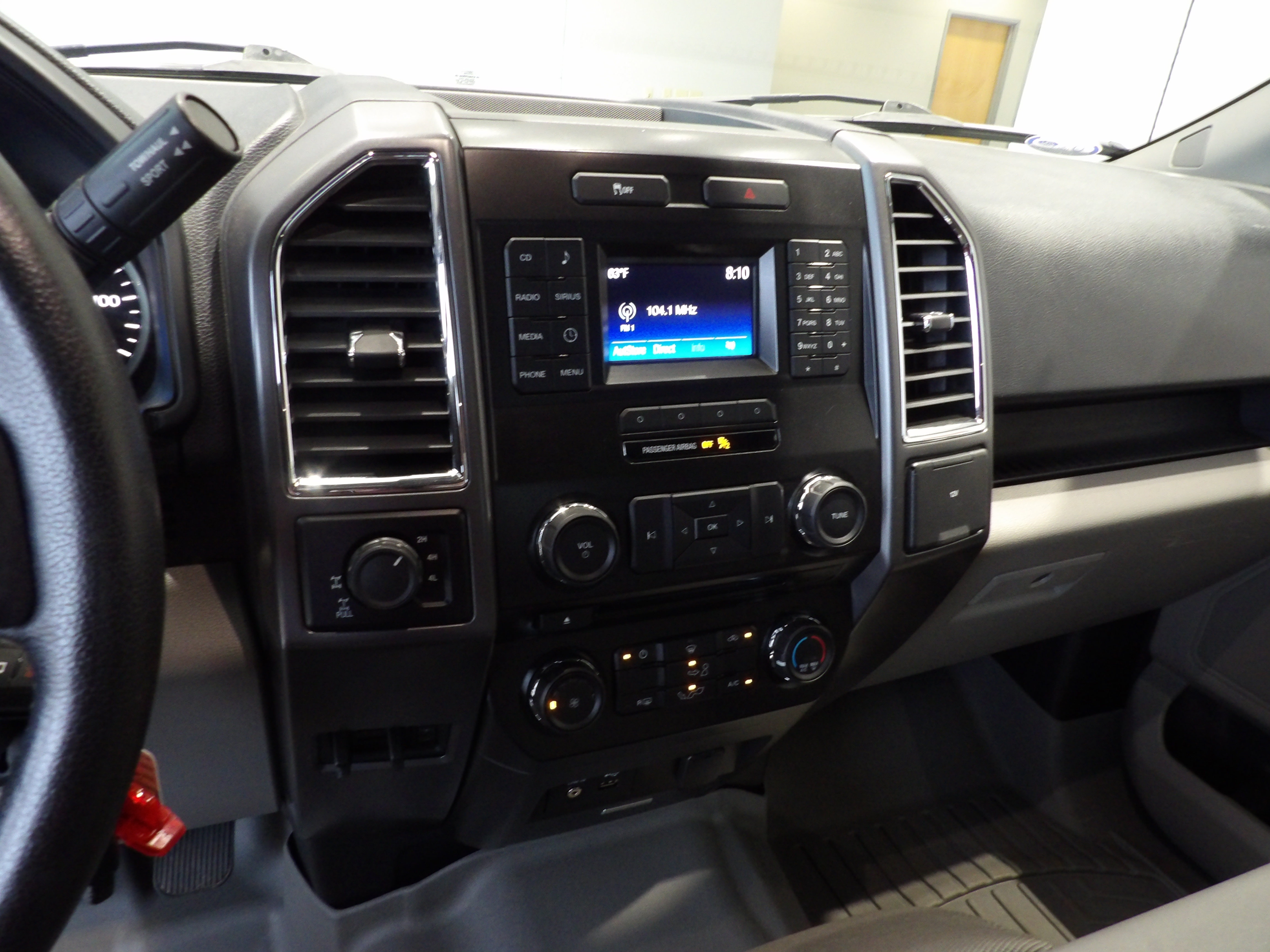 Used 2015 Ford F150 XLT w/ Equipment Group 301A Mid AWD/4WD image 12
