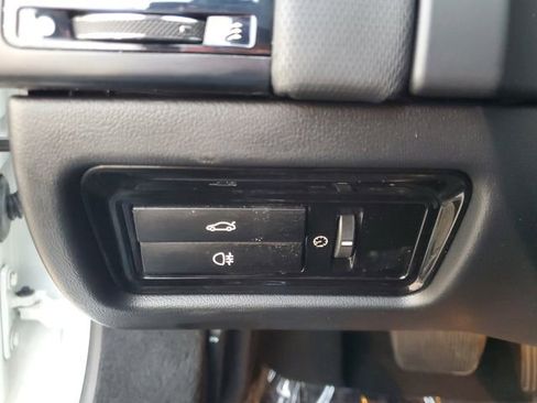 Used 2014 Jaguar F-TYPE Convertible image 15