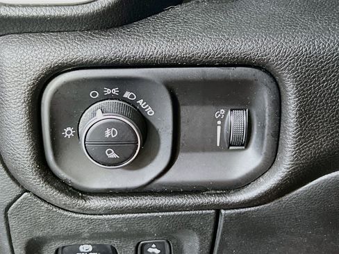 Used 2023 RAM 1500 Big Horn AWD/4WD image 10