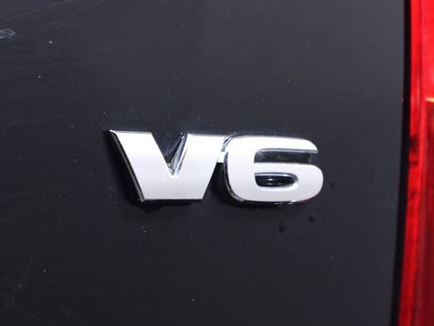 Used 2016 Toyota Tacoma SR5 w/ SR5 Appearance Package (SN) image 38