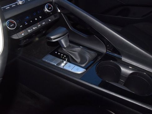 Used 2023 Hyundai Elantra SEL w/ Convenience Package image 29