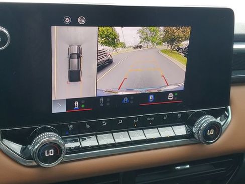 Certified 2023 GMC Canyon AT4 w/ AT4 Premium Package AWD/4WD image 27