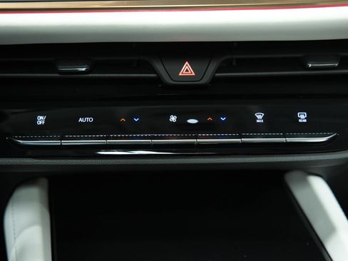 New 2026 Buick Envision Avenir image 40