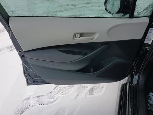 Used 2025 Toyota Corolla LE image 10