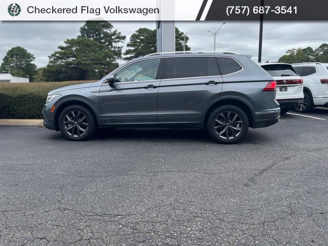 Used 2022 Volkswagen Tiguan SE w/ Panoramic Sunroof Package AWD/4WD image 4